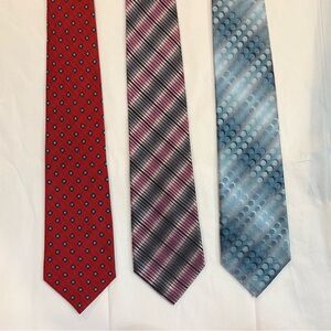EUC - Lot of 3 Van Heusen Men's Neck Ties of Various Designs 100% Silk Hand Made